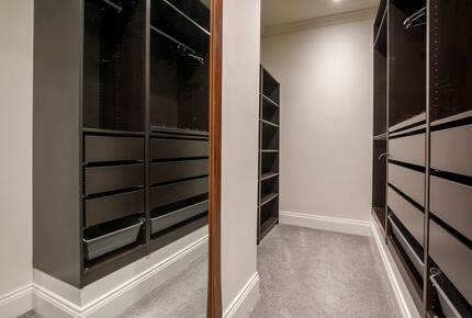 Graceful Georgian Farmhouse Overlooking the Village Green - Askham Richard, York, United Kingdom