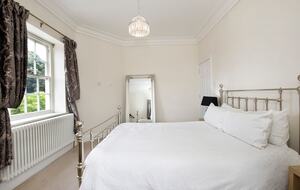 Graceful Georgian Farmhouse Overlooking the Village Green - Askham Richard, York, United Kingdom