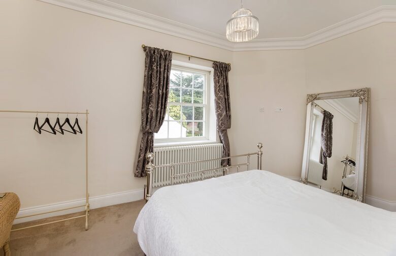 Graceful Georgian Farmhouse Overlooking the Village Green - Askham Richard, York, United Kingdom