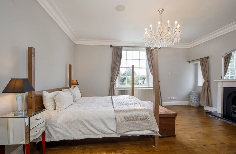 Graceful Georgian Farmhouse Overlooking the Village Green - Askham Richard, York, United Kingdom