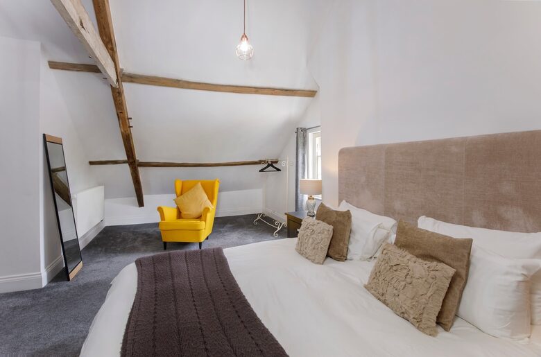 Graceful Georgian Farmhouse Overlooking the Village Green - Askham Richard, York, United Kingdom