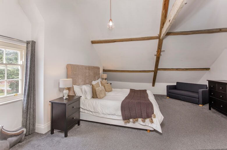 Graceful Georgian Farmhouse Overlooking the Village Green - Askham Richard, York, United Kingdom