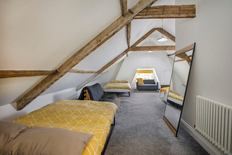 Graceful Georgian Farmhouse Overlooking the Village Green - Askham Richard, York, United Kingdom