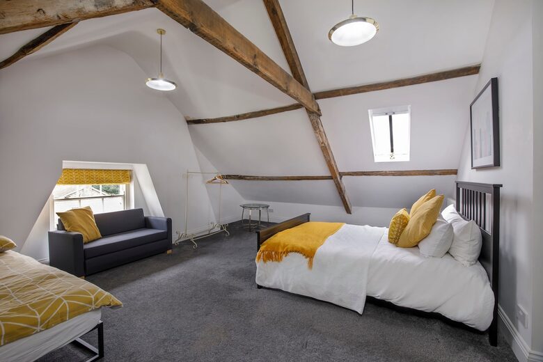 Graceful Georgian Farmhouse Overlooking the Village Green - Askham Richard, York, United Kingdom