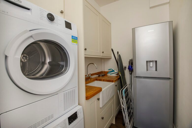 Graceful Georgian Farmhouse Overlooking the Village Green - Askham Richard, York, United Kingdom
