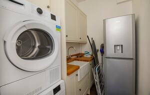 Graceful Georgian Farmhouse Overlooking the Village Green - Askham Richard, York, United Kingdom