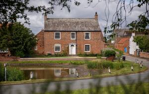 Graceful Georgian Farmhouse Overlooking the Village Green - Askham Richard, York, United Kingdom