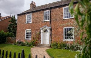 Graceful Georgian Farmhouse Overlooking the Village Green - Askham Richard, York, United Kingdom