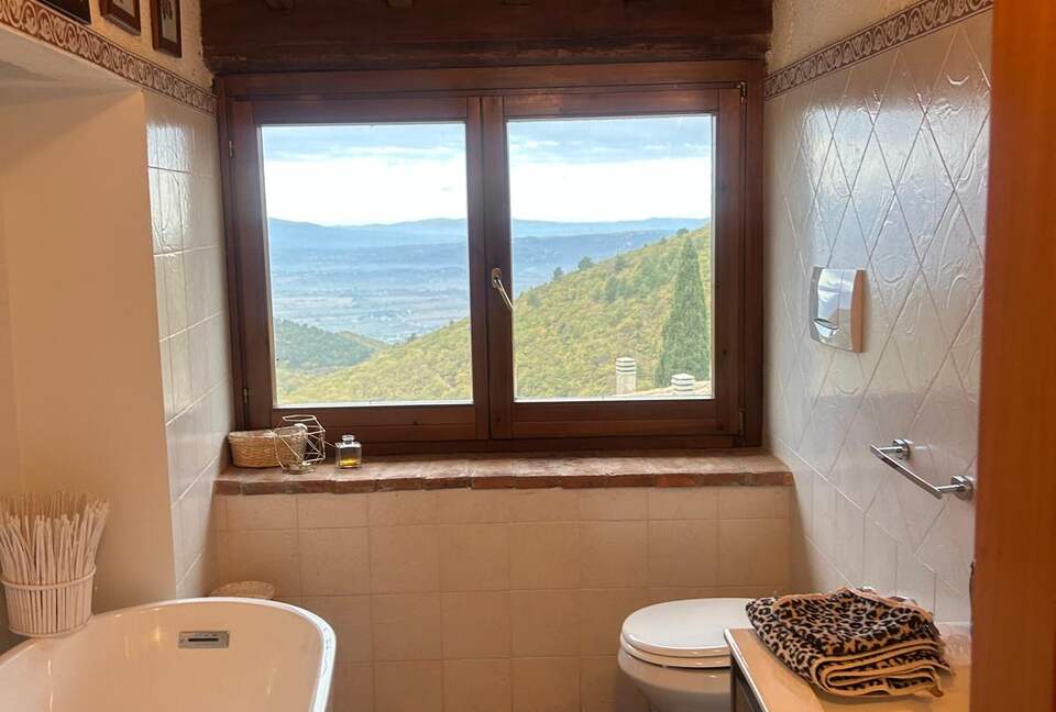 A Refined Country Estate in Umbria - Trevi, Italy