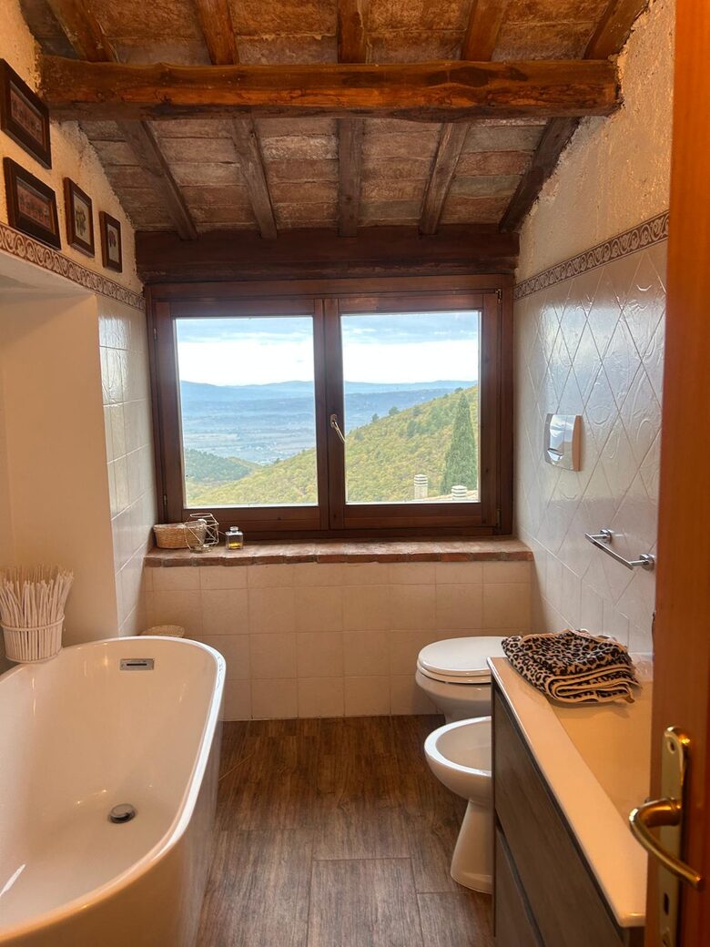 A Refined Country Estate in Umbria - Trevi, Italy