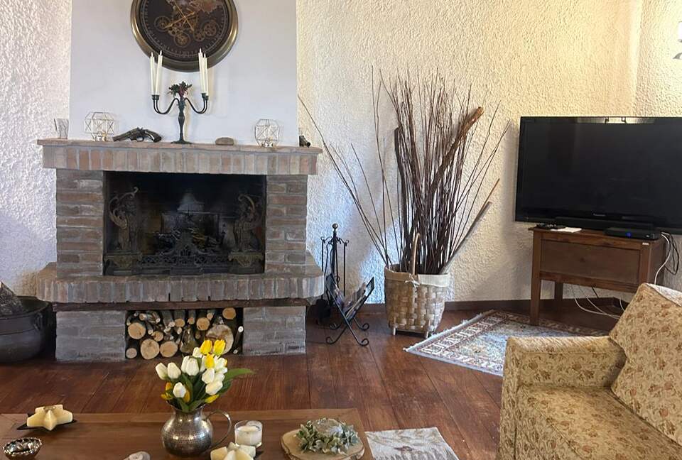 A Refined Country Estate in Umbria - Trevi, Italy