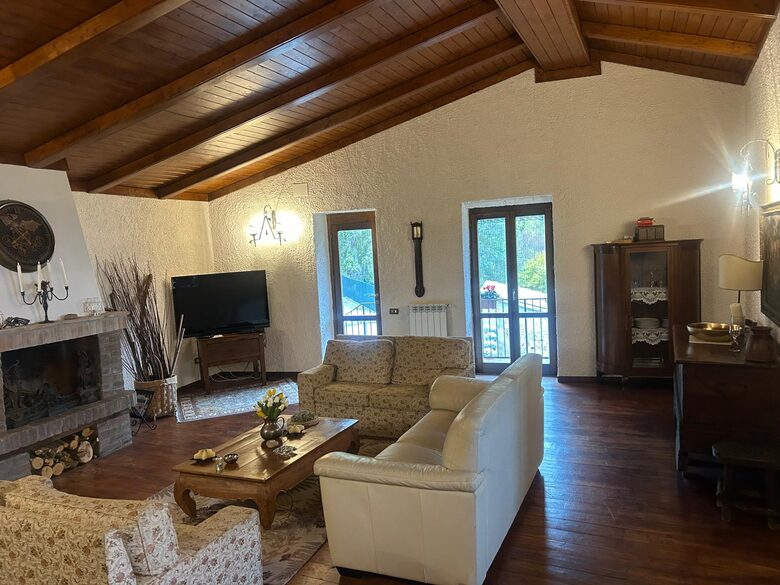 A Refined Country Estate in Umbria - Trevi, Italy