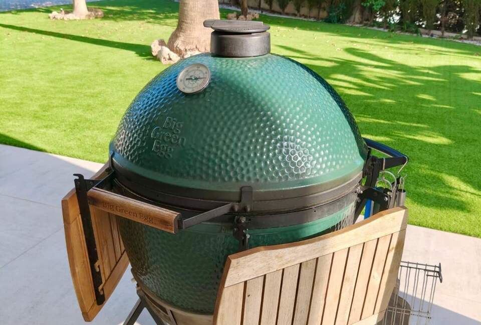 Refined Marbella Villa with Pool & Lush Gardens - Marbella, Spain