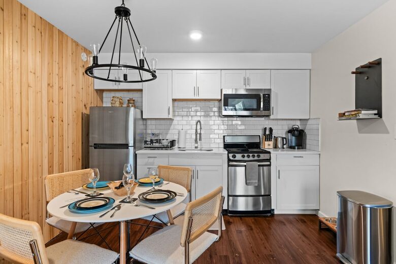 Elegant Mountainside Escape with Direct Hunter Mountain Access - Lanesville, New York