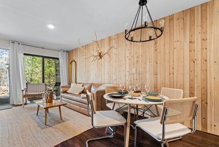 Elegant Mountainside Escape with Direct Hunter Mountain Access - Lanesville, New York