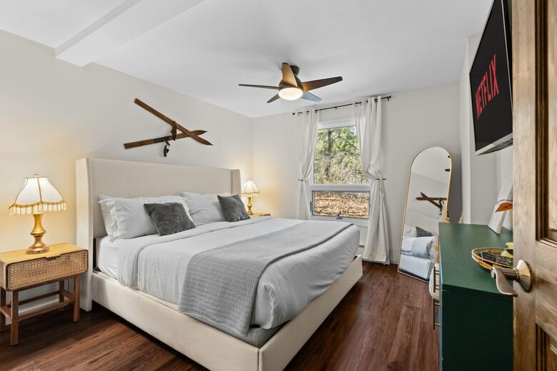 Elegant Mountainside Escape with Direct Hunter Mountain Access - Lanesville, New York