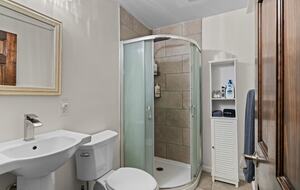 Elegant Mountainside Escape with Direct Hunter Mountain Access - Lanesville, New York