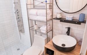 Catskills Ski-In/Ski-Out Retreat - Lanesville, New York