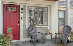 Catskills Ski-In/Ski-Out Retreat - Lanesville, New York