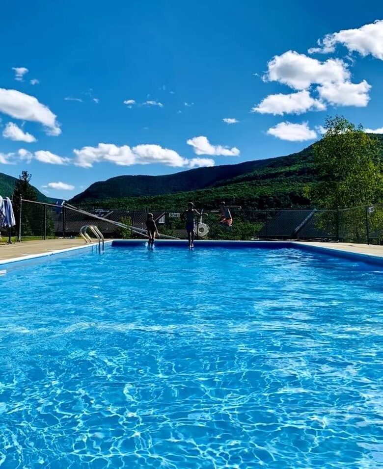 Catskills Ski-In/Ski-Out Retreat - Lanesville, New York