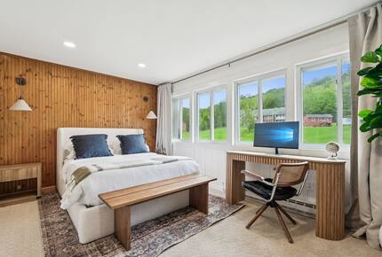 Refined Catskills Retreat with Sauna and Scenic Views | Scribners Catskills Lounge - Tannersville, New York