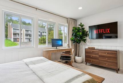 Refined Catskills Retreat with Sauna and Scenic Views | Scribners Catskills Lounge - Tannersville, New York