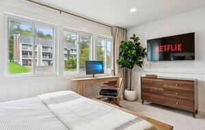 Refined Catskills Retreat with Sauna and Scenic Views | Scribners Catskills Lounge - Tannersville, New York