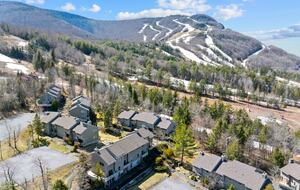 Catskills Ski-In/Ski-Out Retreat - Lanesville, New York