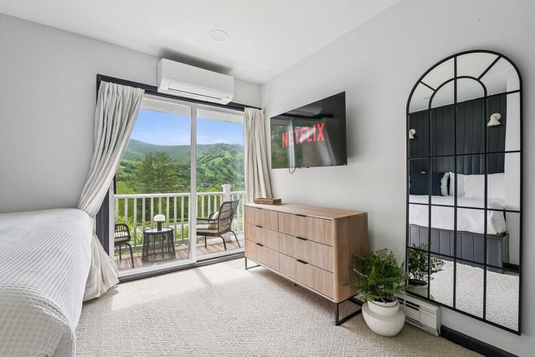 Refined Catskills Retreat with Sauna and Scenic Views | Scribners Catskills Lounge - Tannersville, New York