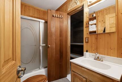 Refined Catskills Retreat with Sauna and Scenic Views | Scribners Catskills Lounge - Tannersville, New York