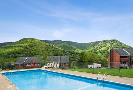 Refined Catskills Retreat with Sauna and Scenic Views | Scribners Catskills Lounge - Tannersville, New York