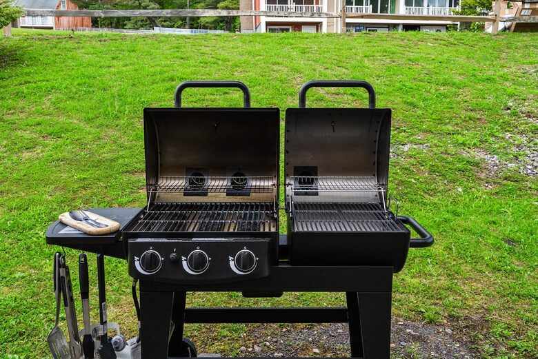 Refined Catskills Retreat with Sauna and Scenic Views | Scribners Catskills Lounge - Tannersville, New York