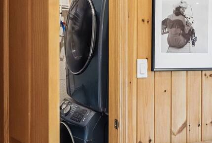 Refined Catskills Retreat with Sauna and Scenic Views | Scribners Catskills Lounge - Tannersville, New York