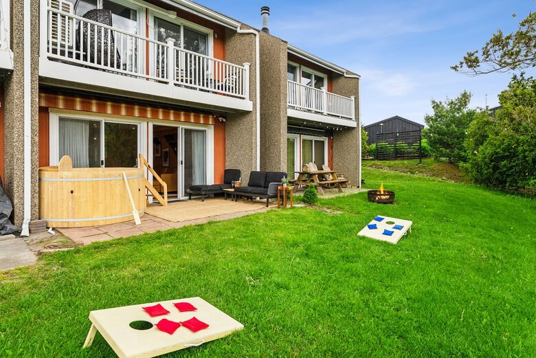 Refined Catskills Retreat with Sauna and Scenic Views | Scribners Catskills Lounge - Tannersville, New York