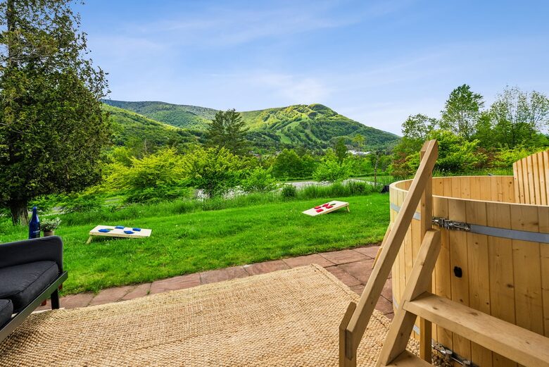 Refined Catskills Retreat with Sauna and Scenic Views | Scribners Catskills Lounge - Tannersville, New York