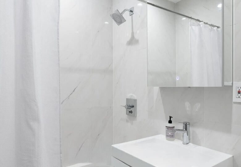 Stylish Brownstone Retreat in the Heart of Historic Brooklyn - Brooklyn, New York