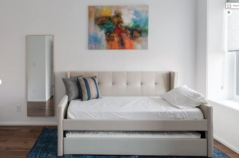 Stylish Brownstone Retreat in the Heart of Historic Brooklyn - Brooklyn, New York