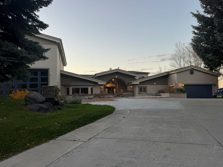Elegant Idaho Home Overlooking the Snake River - Burley, Idaho