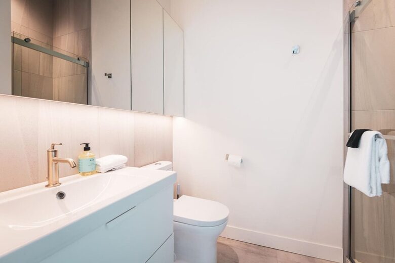 Contemporary Forest Escape Near Mont-Tremblant - Les Laurentides, Canada