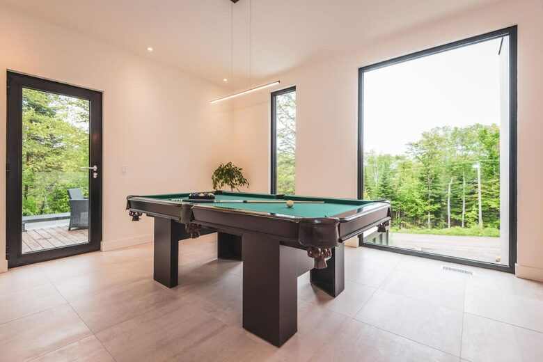 Contemporary Forest Escape Near Mont-Tremblant - Les Laurentides, Canada