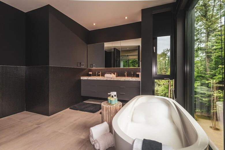 Contemporary Forest Escape Near Mont-Tremblant - Les Laurentides, Canada