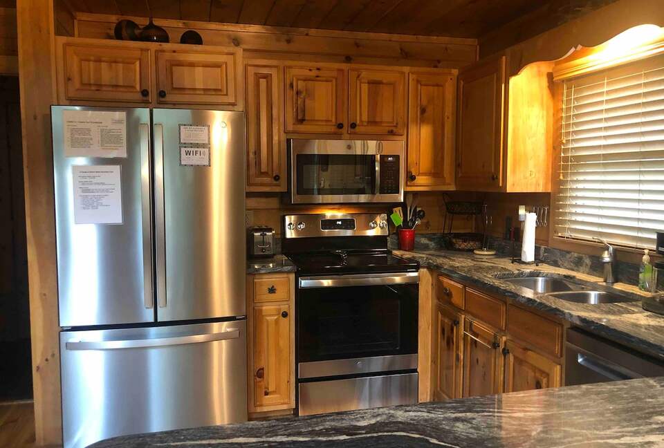 Scenic Georgia Cabin Minutes From Downtown Blue Ridge - Blue Ridge, Georgia