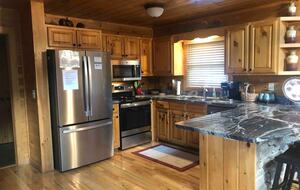 Scenic Georgia Cabin Minutes From Downtown Blue Ridge - Blue Ridge, Georgia