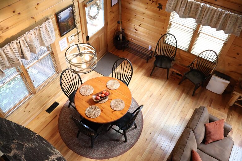 Scenic Georgia Cabin Minutes From Downtown Blue Ridge - Blue Ridge, Georgia