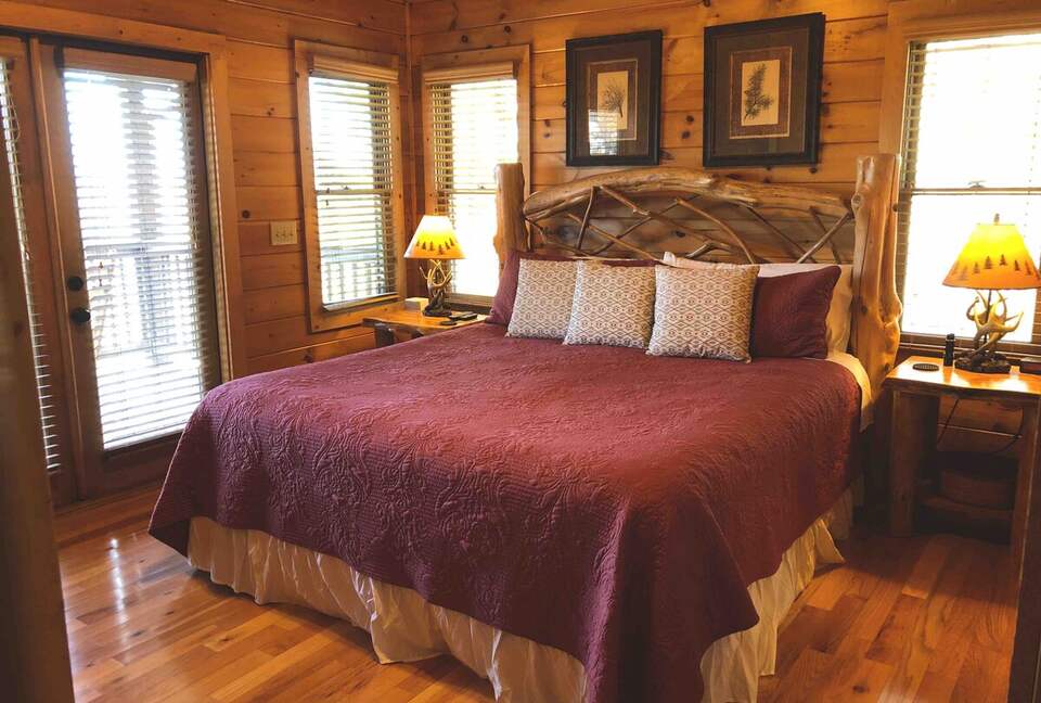 Scenic Georgia Cabin Minutes From Downtown Blue Ridge - Blue Ridge, Georgia