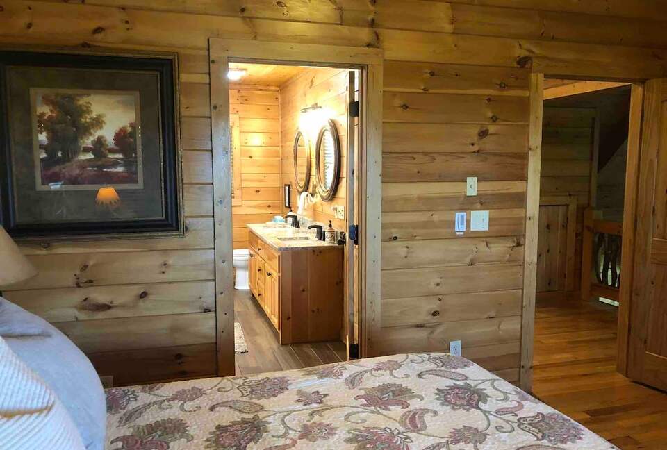 Scenic Georgia Cabin Minutes From Downtown Blue Ridge - Blue Ridge, Georgia