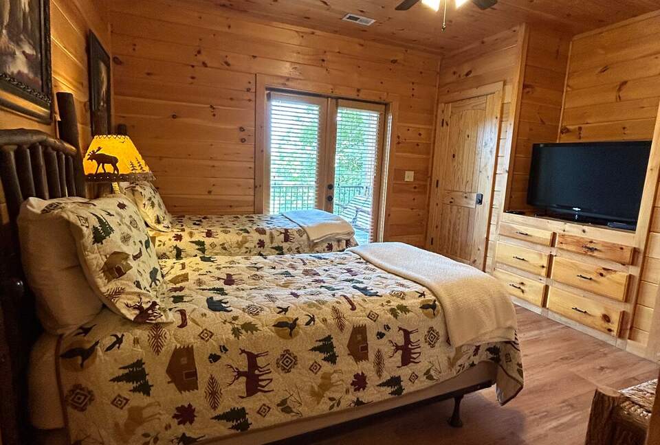 Scenic Georgia Cabin Minutes From Downtown Blue Ridge - Blue Ridge, Georgia