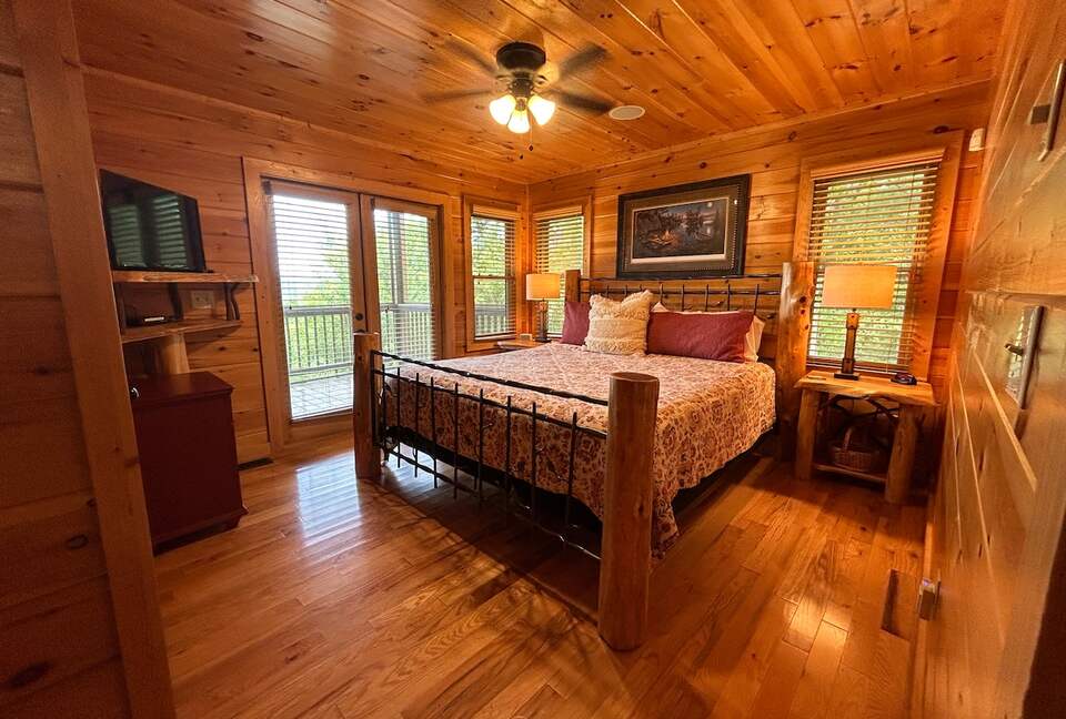 Scenic Georgia Cabin Minutes From Downtown Blue Ridge - Blue Ridge, Georgia