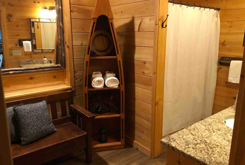 Scenic Georgia Cabin Minutes From Downtown Blue Ridge - Blue Ridge, Georgia