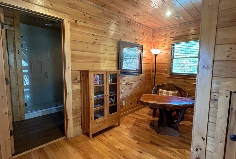 Scenic Georgia Cabin Minutes From Downtown Blue Ridge - Blue Ridge, Georgia